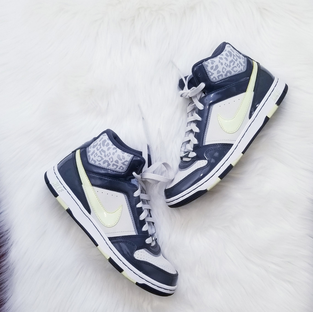 Nike Presige Sneakers